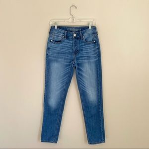 AMERICAN EAGLE Tomgirl Jeans - Dark Wash